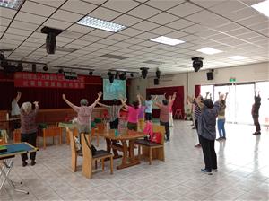  同學們跟著影片一起動起來！