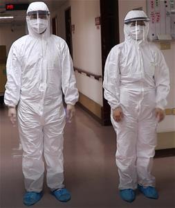 大家多次練習防護衣穿脫技術