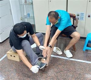 拉起來!!我的後腳筋